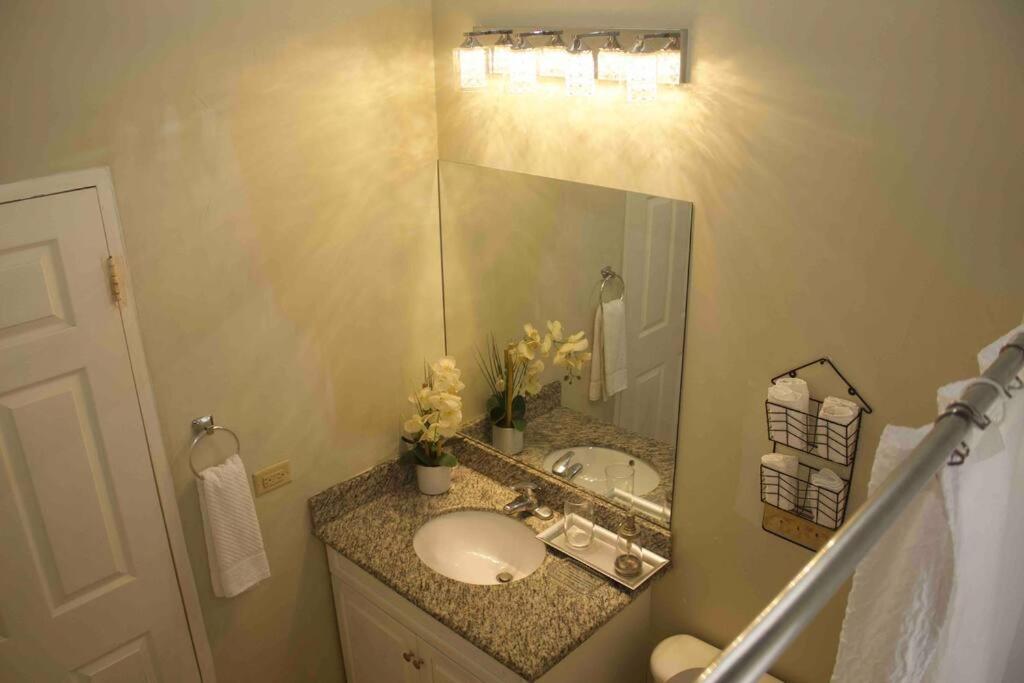 Sunset Inn Runaway Bay Ngoại thất bức ảnh